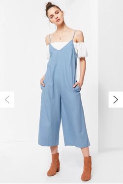 UO Shapeless Linen V-Neck Jumpsuit Size M