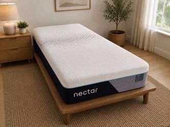 Nectar Premier Hybrid Twin XL Mattress - Like New Condition