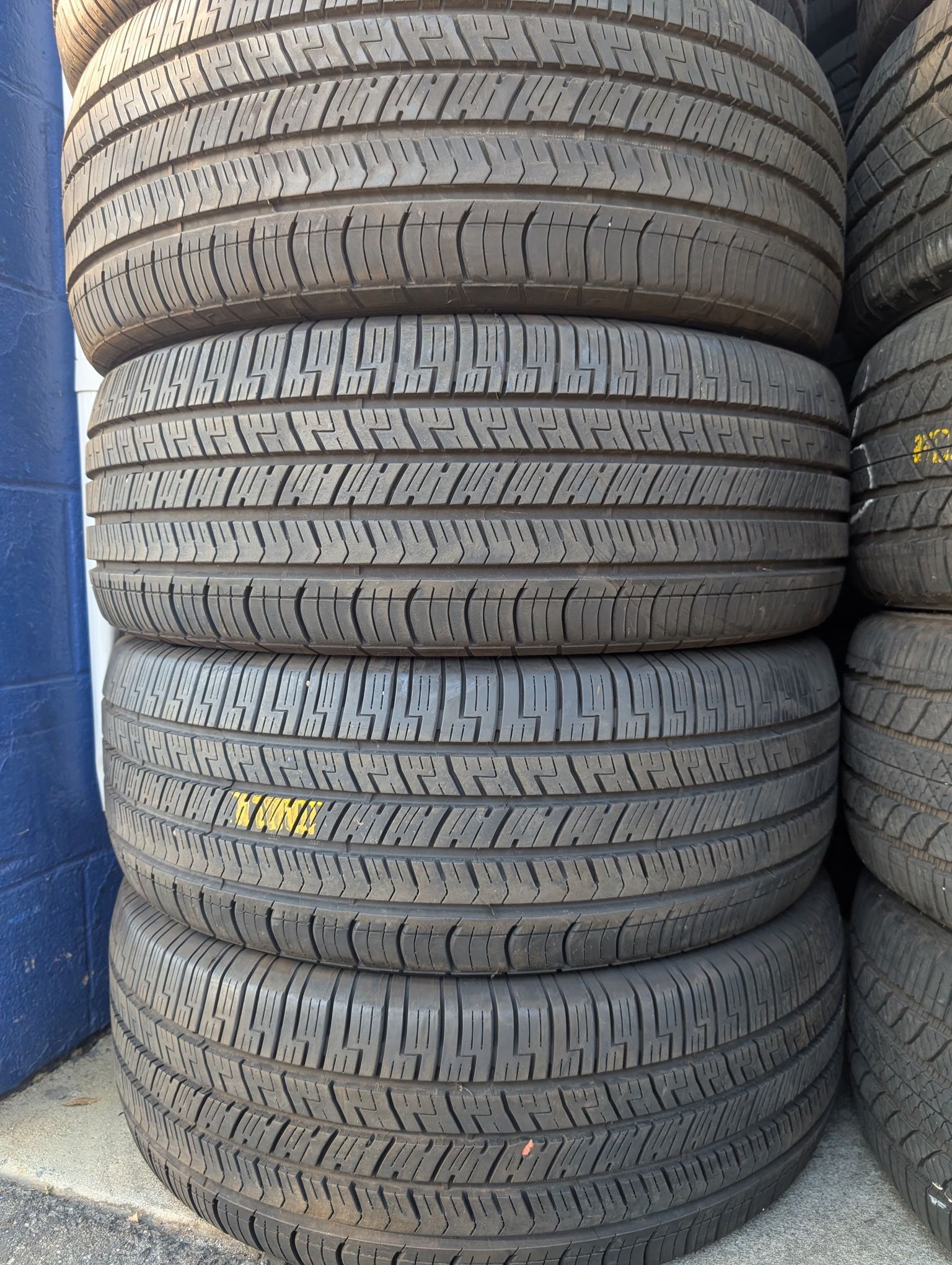 265 60 18 Goodyear Tires Con 80% De Vida Las 4