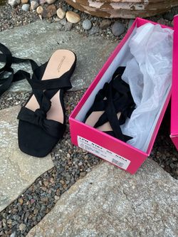 Black Flat Lace Up Sandal, Shoedazzle, Size 10, New