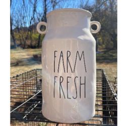 Rae Dunn. FARM FRESH VASE !!