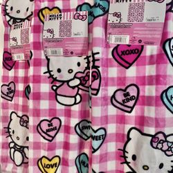 Hello Kitty Valentine Blanket