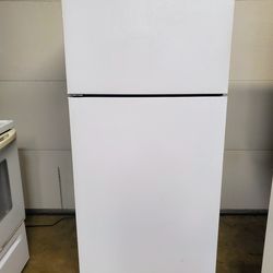 Hotpoint refrigerator (Delivery Available)