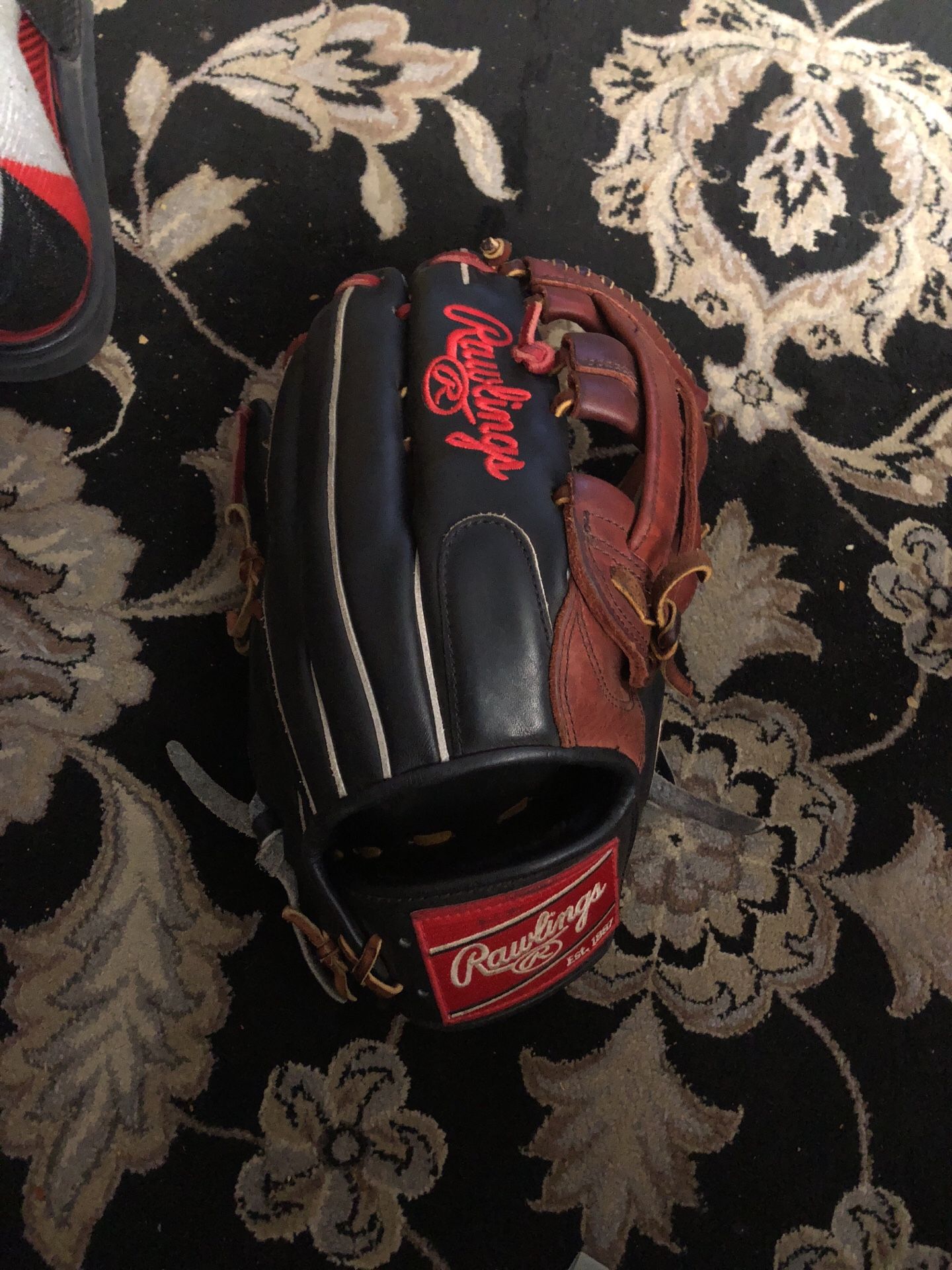 Baseball glove