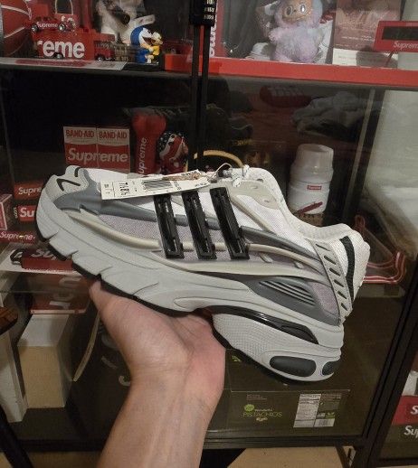 Adistar Jellyfish X Pharrell X Adidas