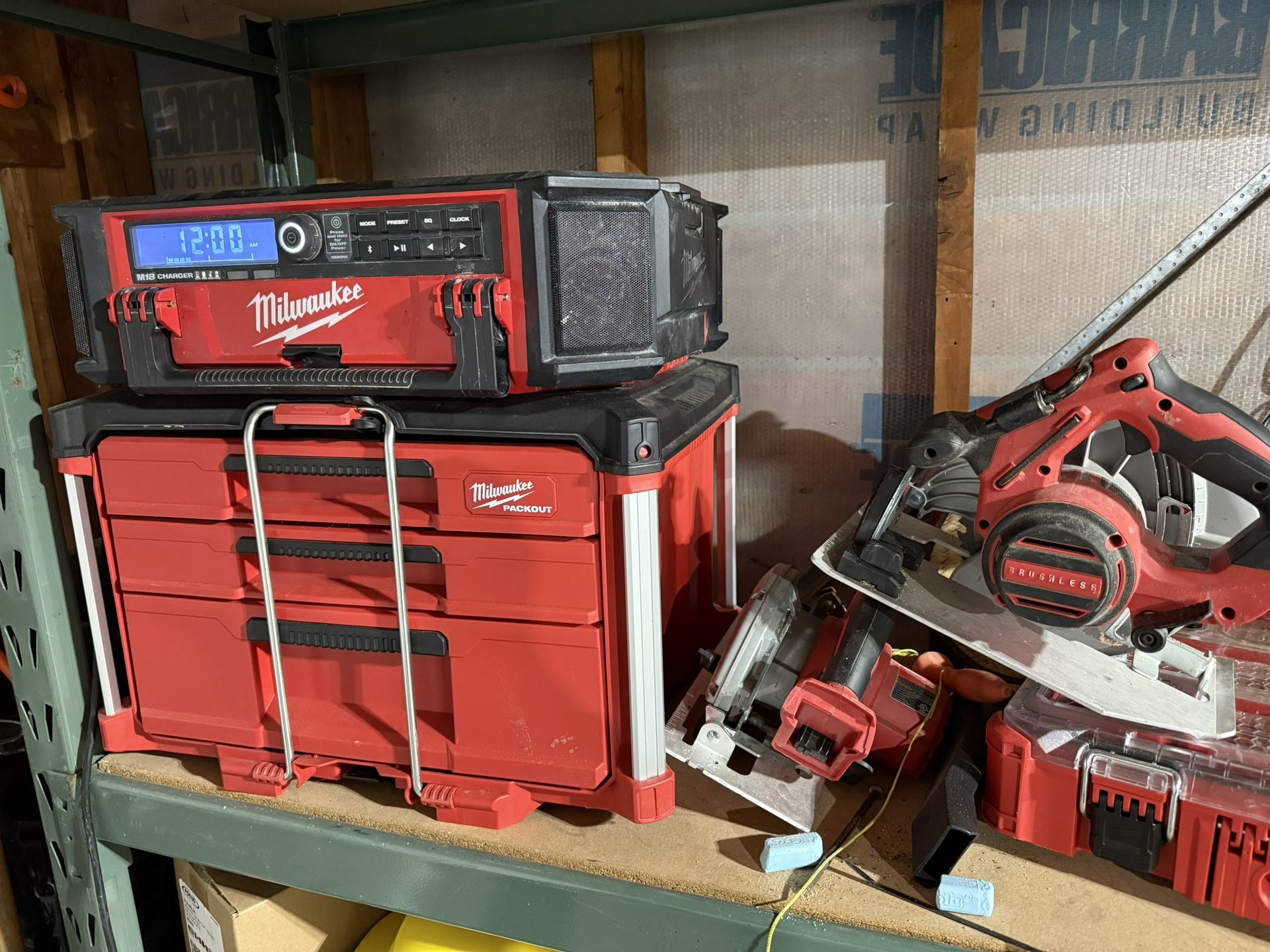 Milwakee Pack out Radio+ Tool Box 