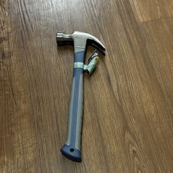 Claw Hammer - 10 Oz