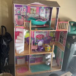 Doll House 