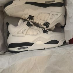 Jordan Retro 4 Size 9.0 New 