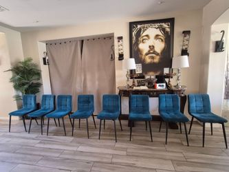 Set 8 chairs all in good condition