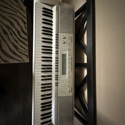 Casio WK-200 Keyboard