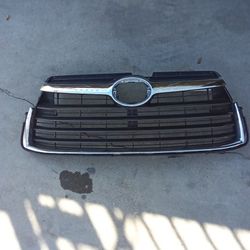 2014-2016 Toyota Highlander Front Grille OEM 