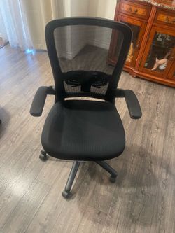 NEW 5 WHEEL OFFICE CHAIR