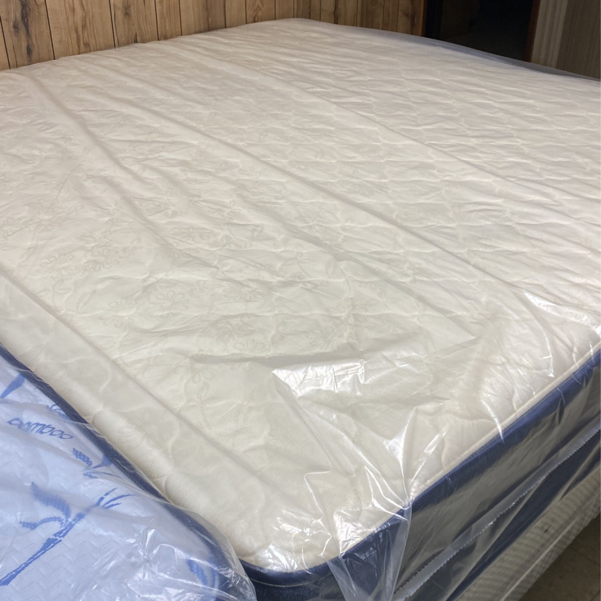 👑NEW KING SIZE MATTRESS W.BOXSPRINGS INCLUDED SPECIAL 👑
