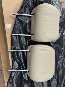 Lexus RX330-350 Headrest