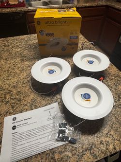 Dimmable Led Recessed lights - 3 pack new