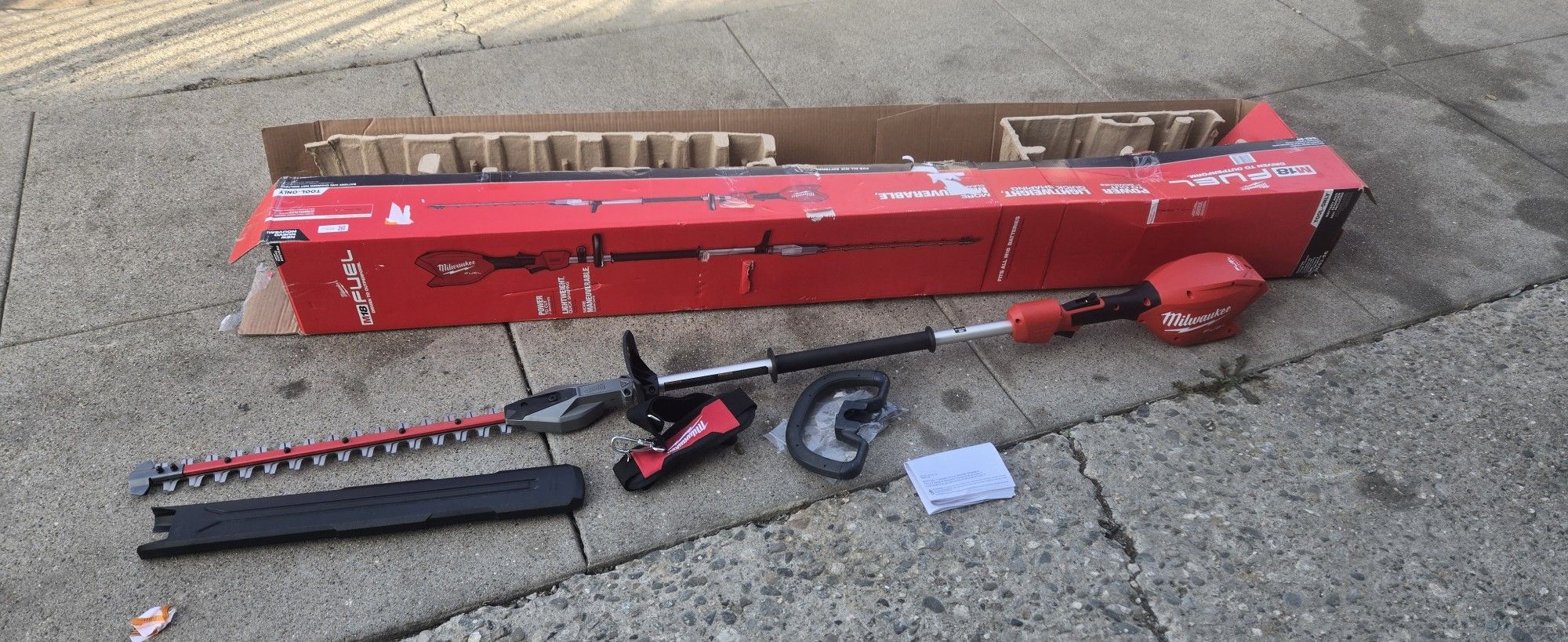 Milwaukee
M18 FUEL 18V 20 in. Brushless Cordless Battery Powered Short Pole Hedge Trimmer (Tool-Only)