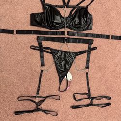 New large black pleather Strappy lingerie gothic set panty bra garter