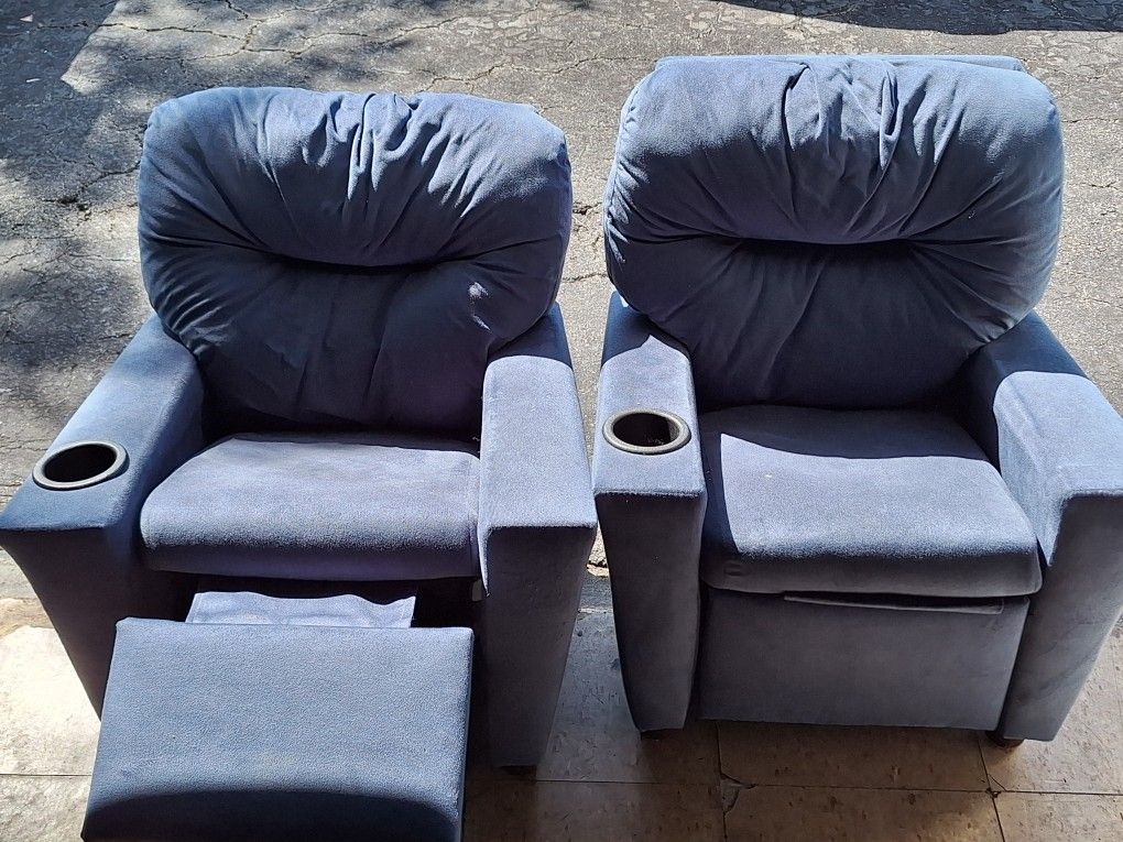 2 Childrens Recliners From Big Lots