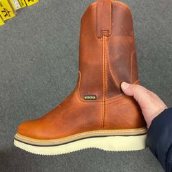 Botas ,botines y zapatos de piel para trabajar