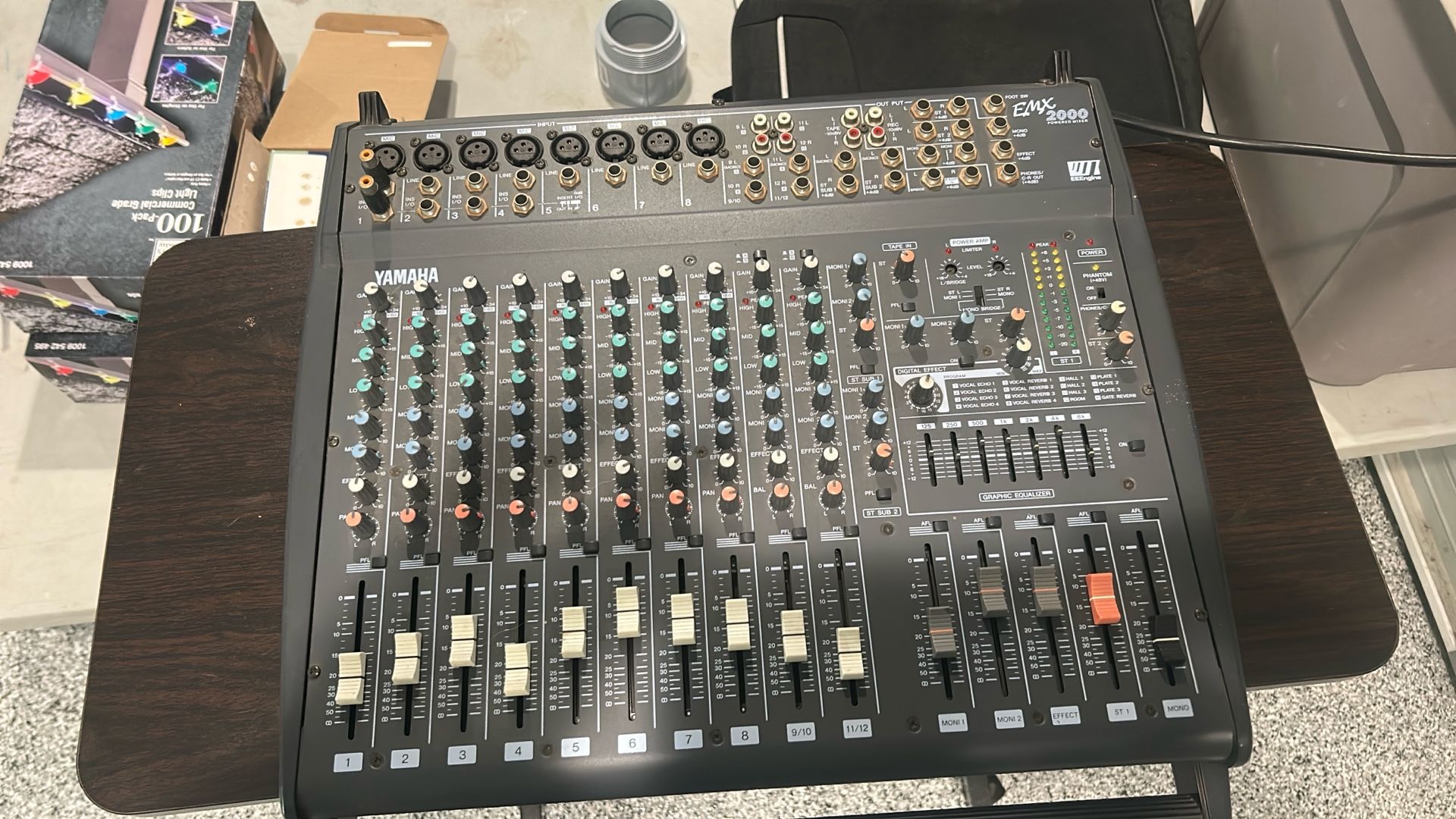 Yamaha EMX 2000 Power Mixer