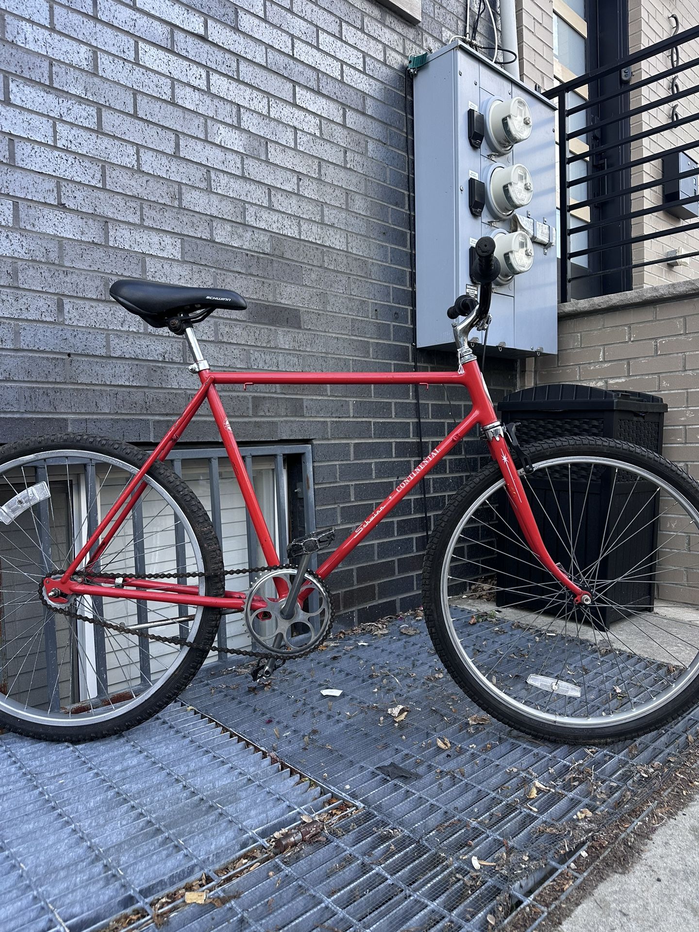 Schwin continental Hybrid Road Bike