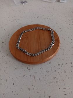 Silver Tone Figaro Braclet