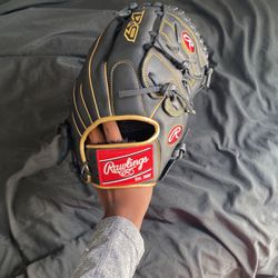 Rawlings R9 Baseball glove