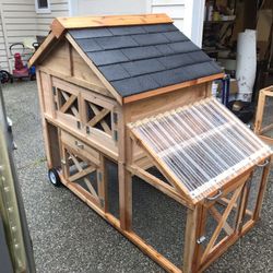 Mobile Craftsman Chicken Coop 36”x72" - Delivery Available