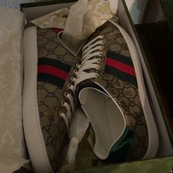 gucci  shoes 9-1/2