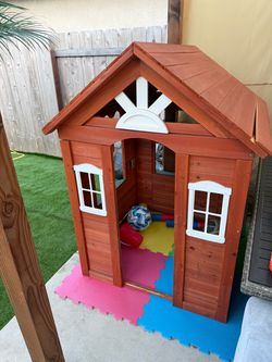 Kids playhouse