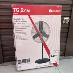 Utilitech 30-in High Velocity Indoor/Outdoor Oscillating Pedestal Fan , Black