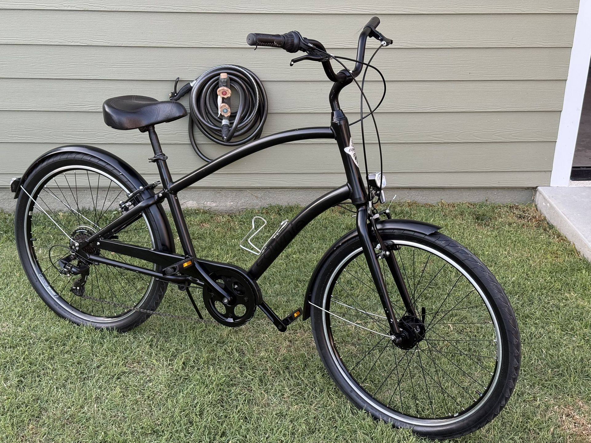 Electra Townie 7d eq model with generator front hub to run front and rear lights good condition these are over $800 with tax