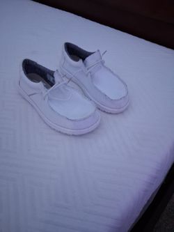 Hey dudes used 1 time size 8 mens