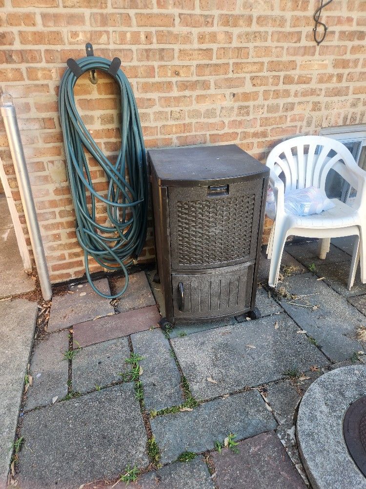 Pool Cool With Storage