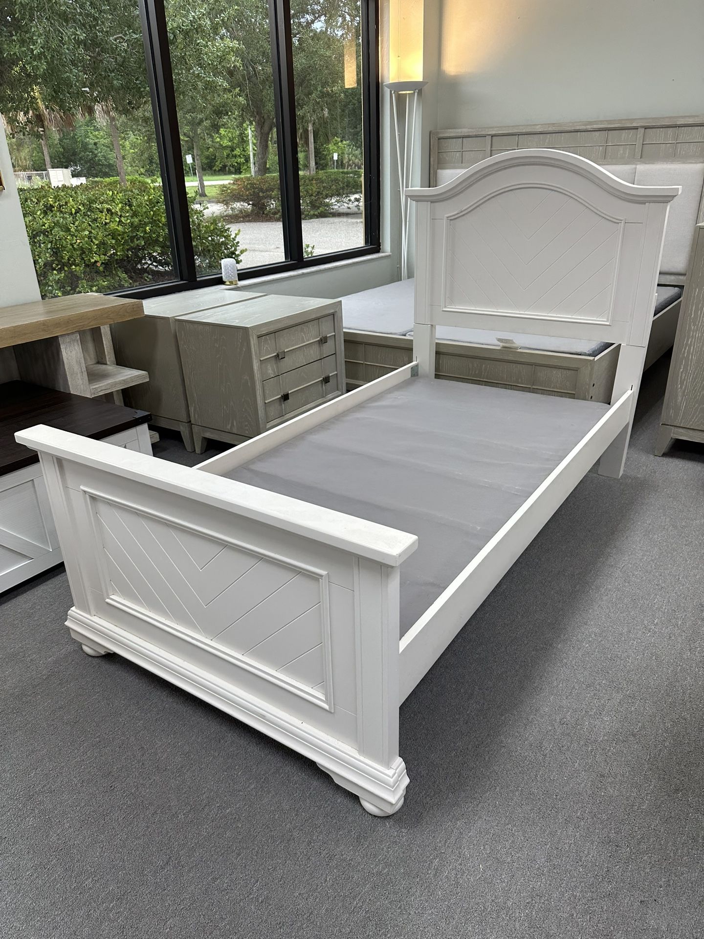 Twin bed frame (FREE 24H DELIVERY)