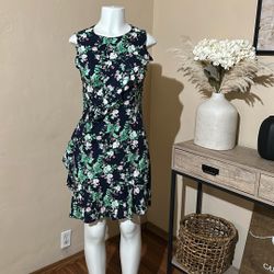 Women’s Dress Medium 