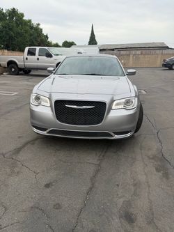 2017 Chrysler 300 Limited