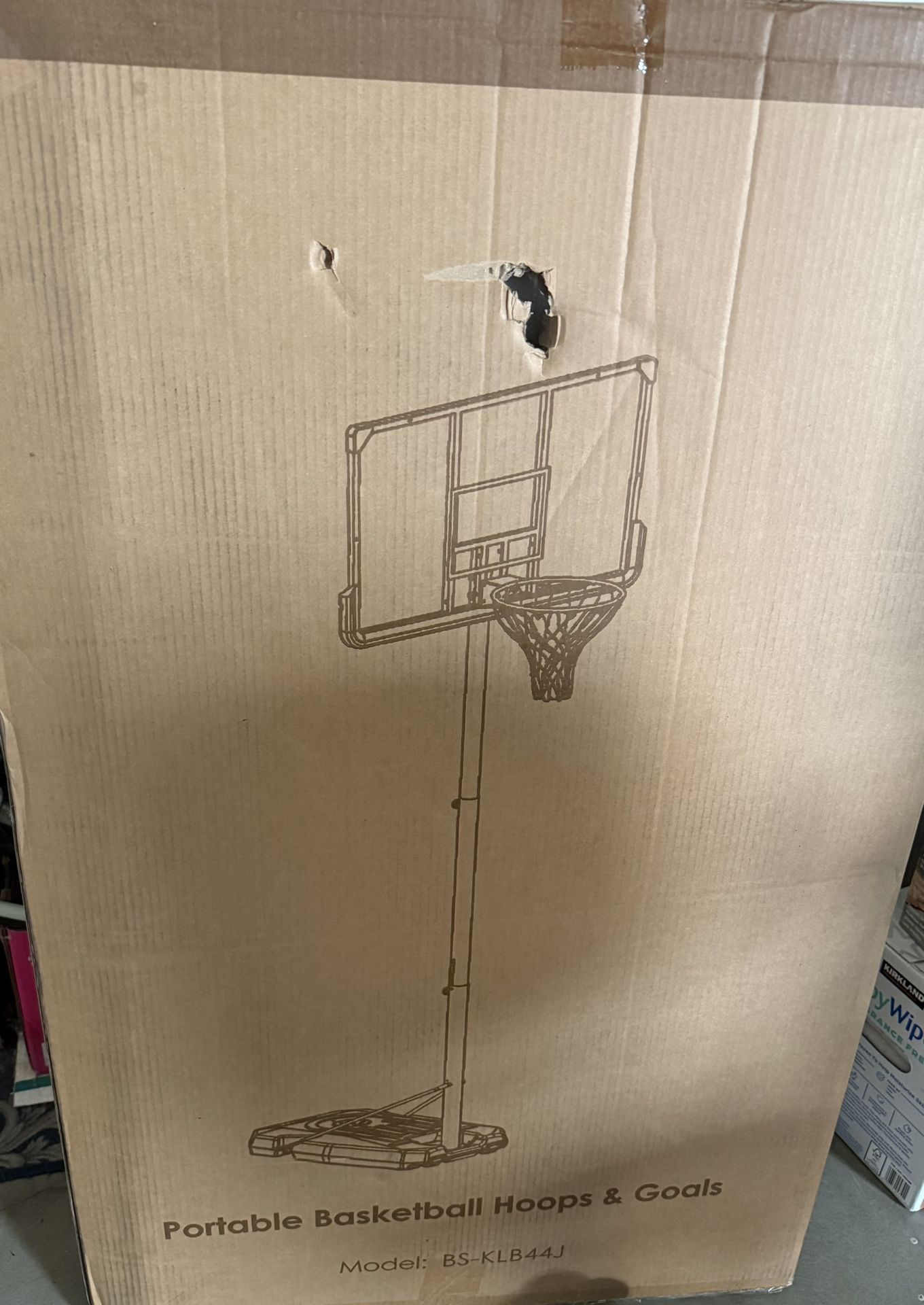 Brand New Unboxed Basketball Hoop. Portable Basketball Hoop Goal Basketball Hoop System Height Adjustable 7 ft. 6 in..10 ft.