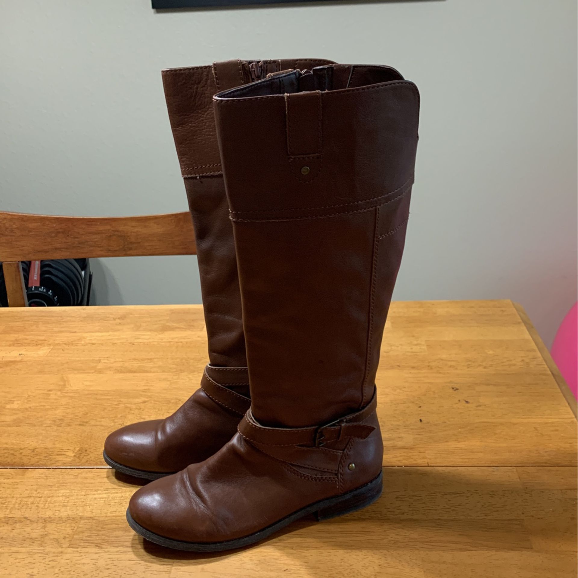 Women’s Size 8 Mark Fisher tall Boots