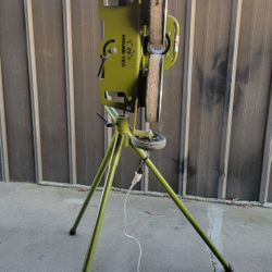 Mound Yeti  2  Pitching Machine  