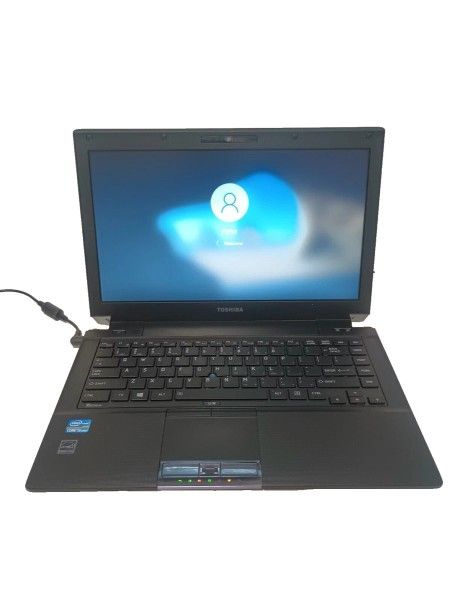 Toshiba Tecra R940-s9421 laptop i5 3340m 2.7 4GB ram 300Gb WIN10 PHOTOSHOP CS6