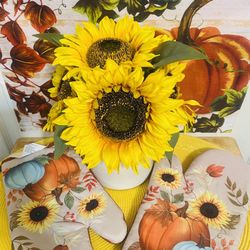 Sunflower Kitchen Mittens - New