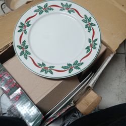 16 Piece Liberty Dining Ware Holiday