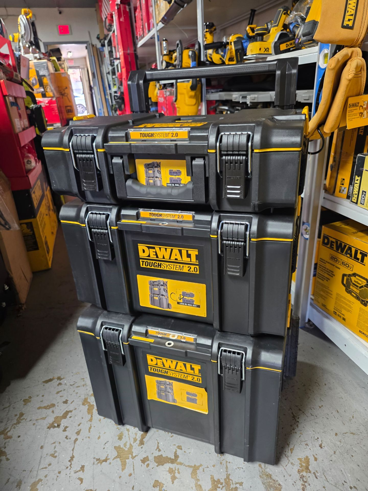 DEWALT PACK OUT ROLLING BOX SET NEW