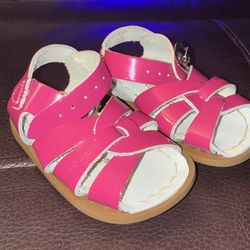 Baby Salt Water Sandals Shiny Fuchsia Size 3 