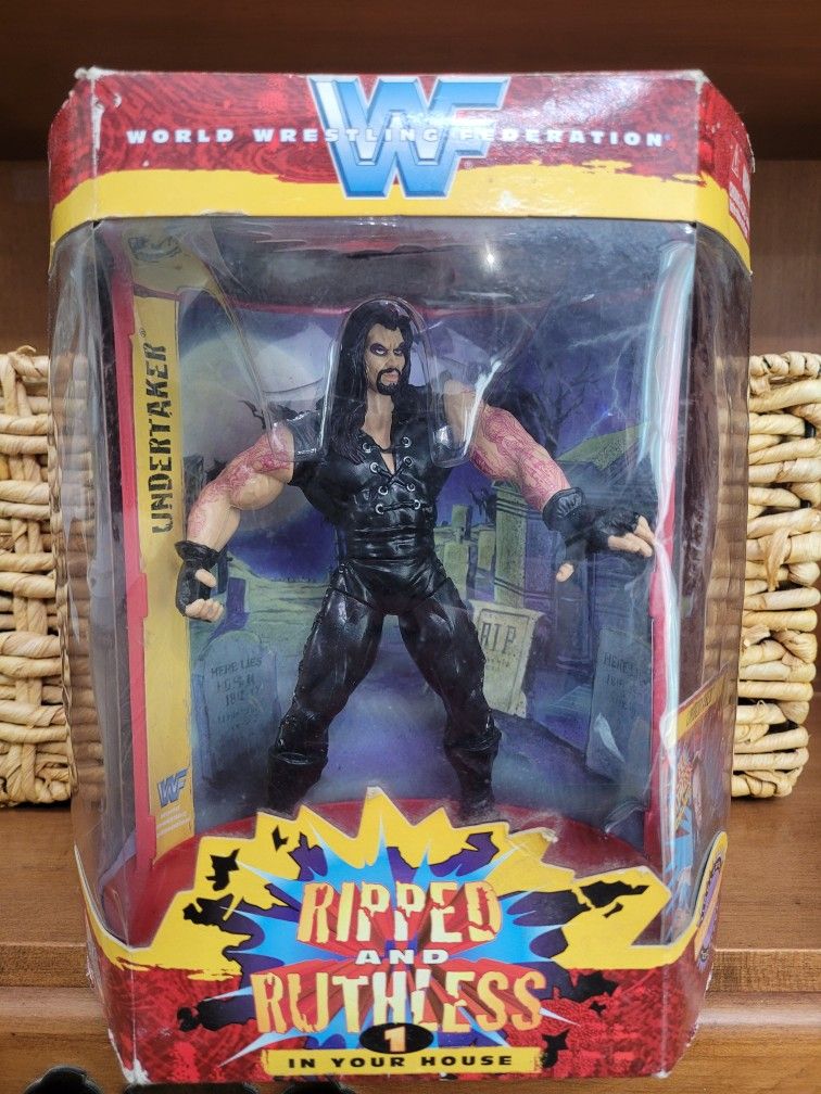 Jakks 1997 WWF Ripped & Ruthless Undertaker Wrestling Action Figure