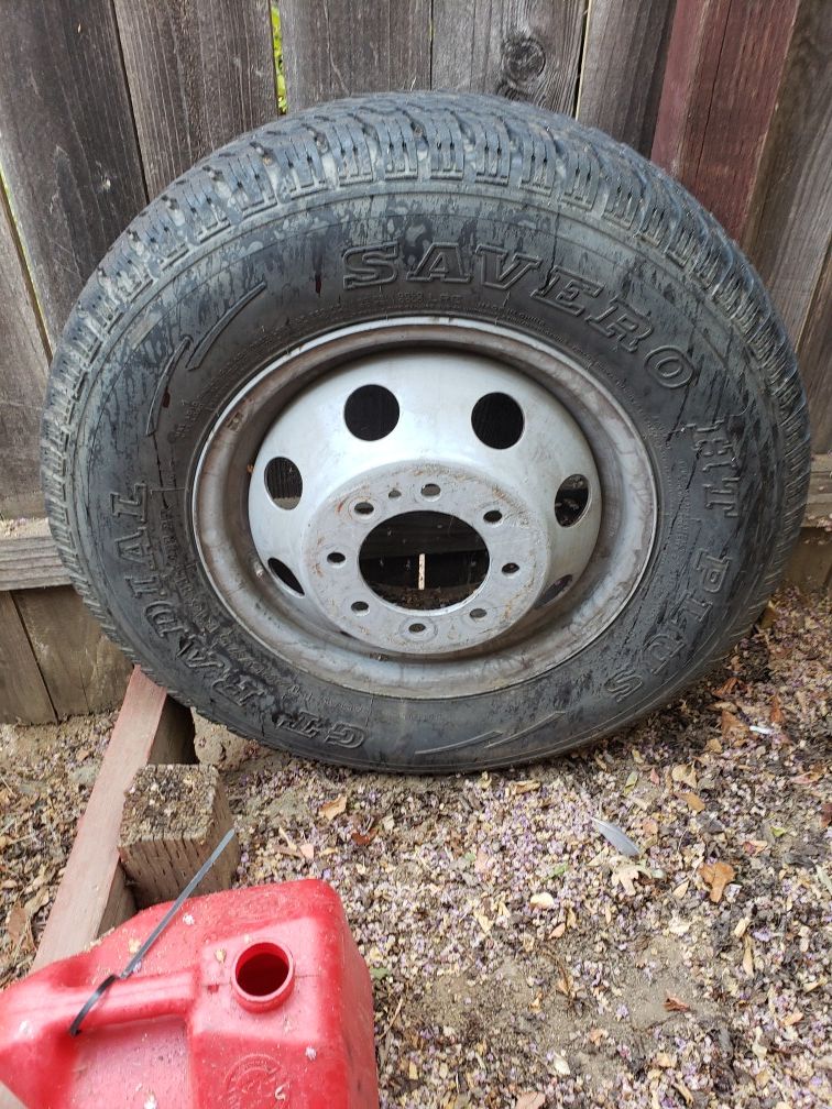 FORD F-350 SARE TIRE AND WHEEL