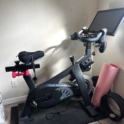 SoulCycle Equinox Fitness Bike