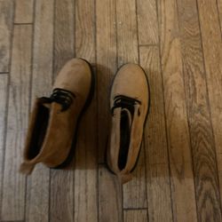 A Nice , New Pair Of Boots, Size 9 For Men And Women (NO SHIPPING)